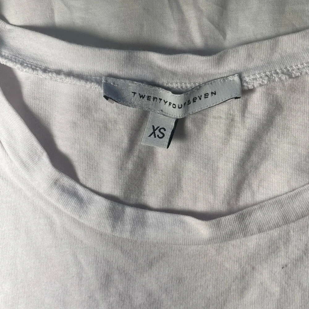 White tiger T-shirt - Picture 3 of 3